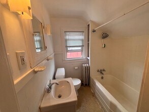 963 E Hayes Ave in Hazel Park, MI - Building Photo - Building Photo