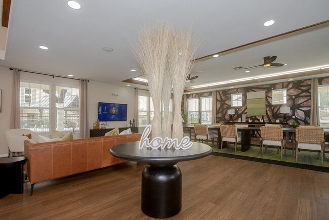 Heights at Converse in Converse, TX - Building Photo - Building Photo