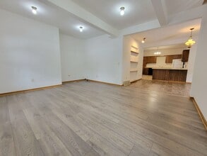 322 1/2-316-312 W Columbia St in Chippewa Falls, WI - Building Photo - Building Photo