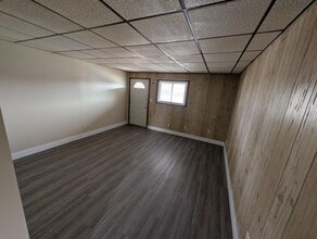 209 W Oak St, Unit 209 #1 in Ellettsville, IN - Foto de edificio - Building Photo