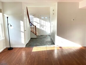 246 Hyde Park Rd in Franklin Township, NJ - Building Photo - Building Photo