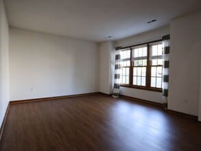 6402 Willow Landing Way in Chester, VA - Building Photo - Building Photo