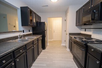3005 Village Creek Dr in Columbia, SC - Building Photo - Building Photo