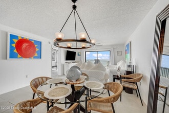1465 Jimmy Buffett Mem Hwy in Satellite Beach, FL - Building Photo - Building Photo