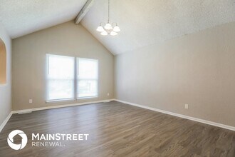 10721 Mckinley Ct in Kansas City, MO - Foto de edificio - Building Photo