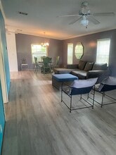 3001 SW 18th Ter, Unit Lake house in Fort Lauderdale, FL - Building Photo - Building Photo