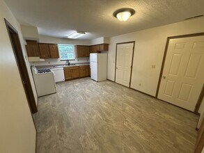 119 Lucas Dr in Dresden, OH - Building Photo - Building Photo