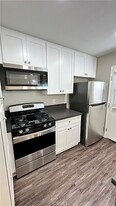 2312 Santa Ana Ave, Unit B in Costa Mesa, CA - Building Photo - Building Photo