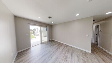 5260 Tipton St in San Diego, CA - Building Photo - Building Photo