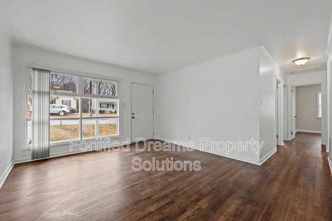 1710 Rainbow Dr in Greensboro, NC - Foto de edificio - Building Photo