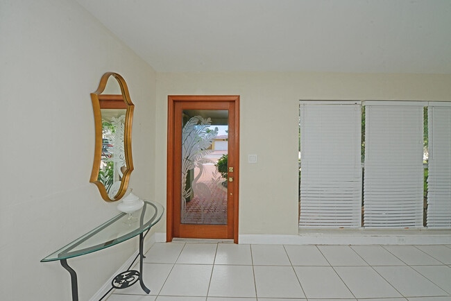 1001 SE 5th Ave in Pompano Beach, FL - Building Photo - Building Photo