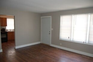 226 S Governor St in Iowa City, IA - Building Photo