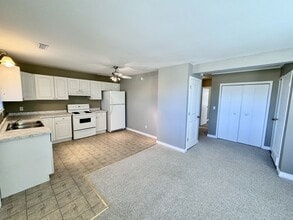 1011 Front Rd in Windsor, ON - Building Photo - Building Photo