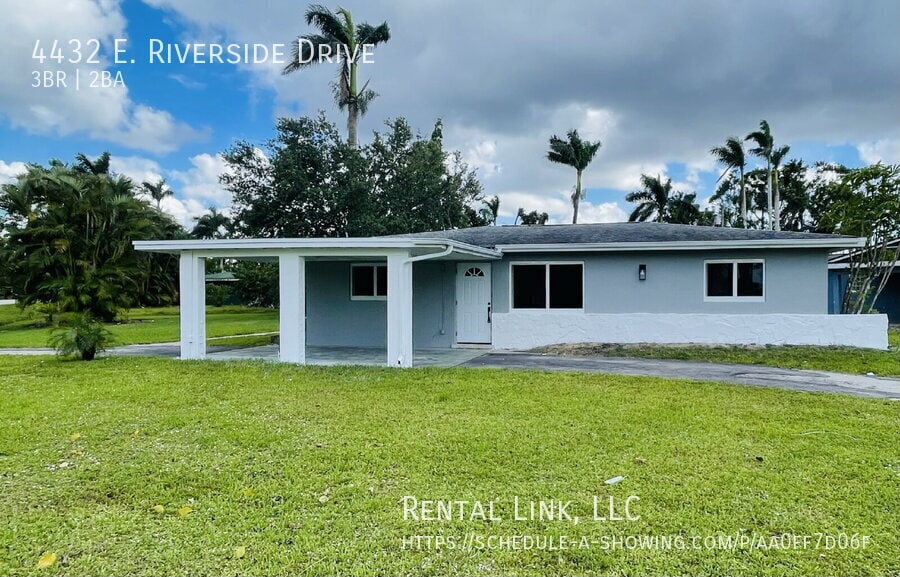 4432 E Riverside Dr in Ft. Myers, FL - Building Photo