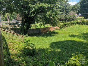5713 Barrington Dr in Charlotte, NC - Building Photo - Building Photo
