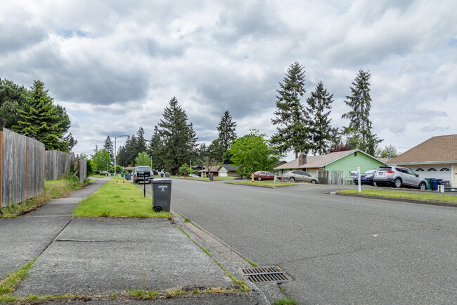 2605 Skyway Ln in Auburn, WA - Building Photo - Building Photo