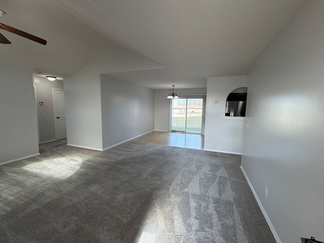 705 W Christopher Ln in Clever, MO - Building Photo - Building Photo