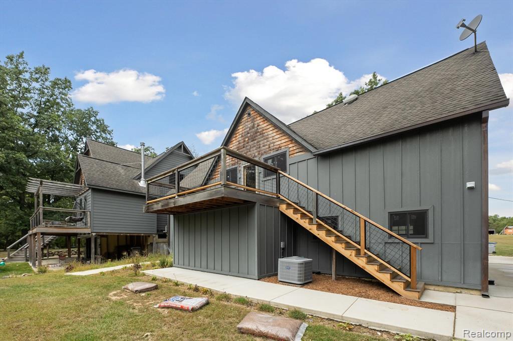 9824 Hidden Acres in South Lyon, MI - Building Photo