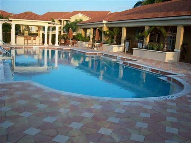 319 Villa Cir in Boynton Beach, FL - Foto de edificio - Building Photo