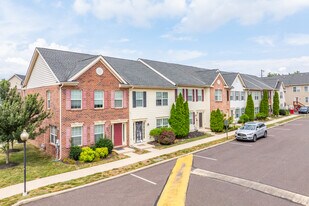 Hanover Square in Pottstown, PA - Building Photo