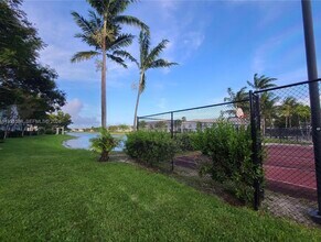 3601 NW 14th Ct in Lauderhill, FL - Foto de edificio - Building Photo