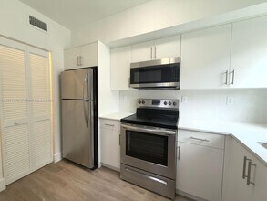 424 NW 84th St in Miami, FL - Building Photo - Building Photo
