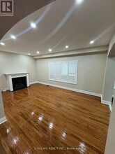 3681 Bloomington Crescent in Mississauga, ON - Building Photo - Building Photo
