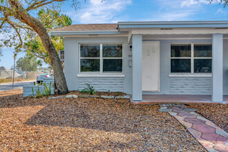 1235 Grove St in Clearwater, FL - Building Photo - Building Photo