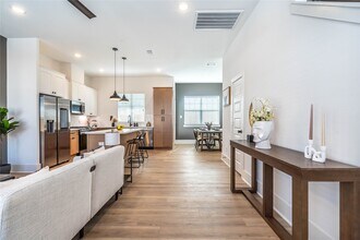5710 Barbara Rose Ln in Houston, TX - Building Photo - Building Photo
