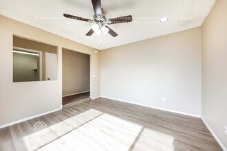 2210 W Utopia Rd in Phoenix, AZ - Building Photo - Building Photo