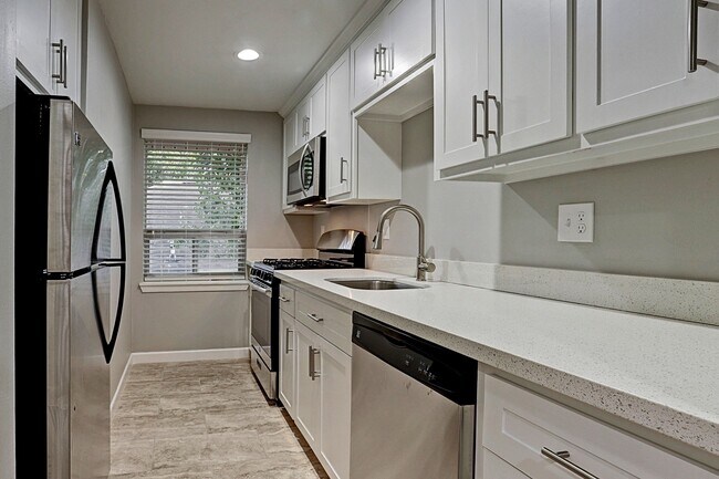 2643 Greenbriar Dr in Houston, TX - Building Photo - Building Photo
