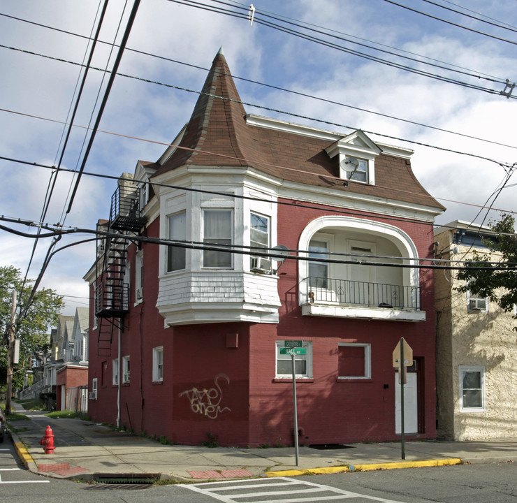 240 Hall Ave in Perth Amboy, NJ - Building Photo