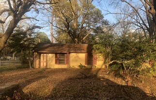 1701 S 6th St in Monroe, LA - Building Photo