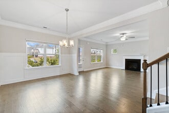 5103 Woodline View Ln in Auburn, GA - Building Photo - Building Photo
