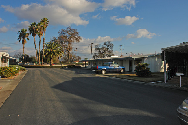 225 N Akers St in Visalia, CA - Building Photo - Building Photo