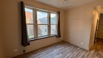 1254 N Bosworth Ave, Unit 2R in Chicago, IL - Building Photo