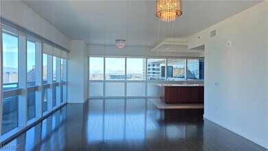 4471 Dean Martin Dr, Unit 2610 in Las Vegas, NV - Building Photo - Building Photo