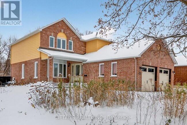 41 Weslock Way in Ottawa, ON - Building Photo - Building Photo