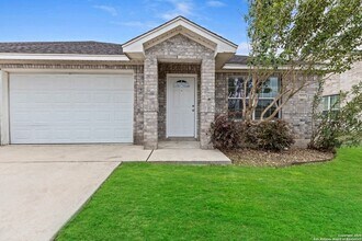 3045 Pine Valley Dr in New Braunfels, TX - Building Photo - Building Photo