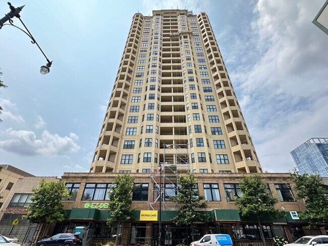 property at 1464 S Michigan Ave