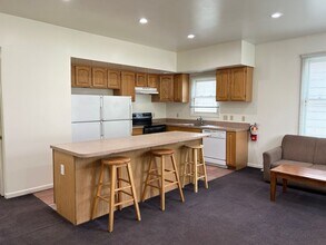 1348 Wilmot Ct in Ann Arbor, MI - Building Photo - Building Photo