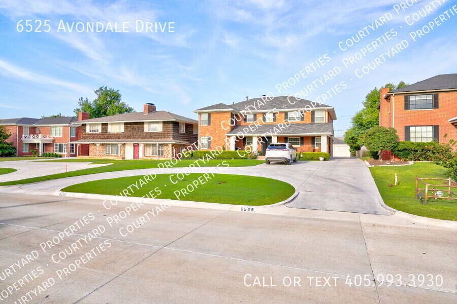 6525 Avondale Dr in Nichols Hills, OK - Building Photo