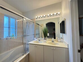10833 SW 83rd St in Miami, FL - Building Photo - Building Photo