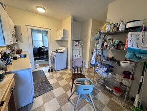 18 Alton Pl, Unit 4 in Brookline, MA - Building Photo - Building Photo