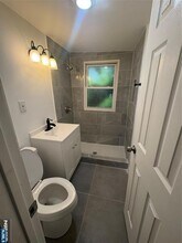 172 N Main St, Unit 5 in Paterson, NJ - Foto de edificio - Building Photo