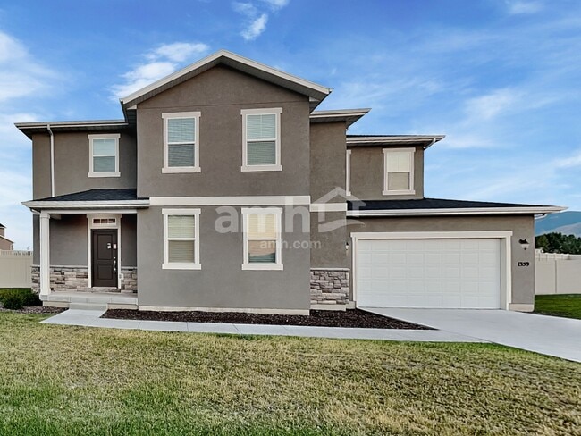 property at 1359 E White St
