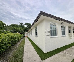 2471 NW 18th Terrace in Miami, FL - Building Photo