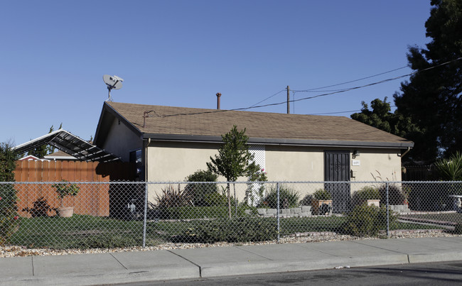 601-609 Tehama Ave in Hayward, CA - Building Photo - Building Photo