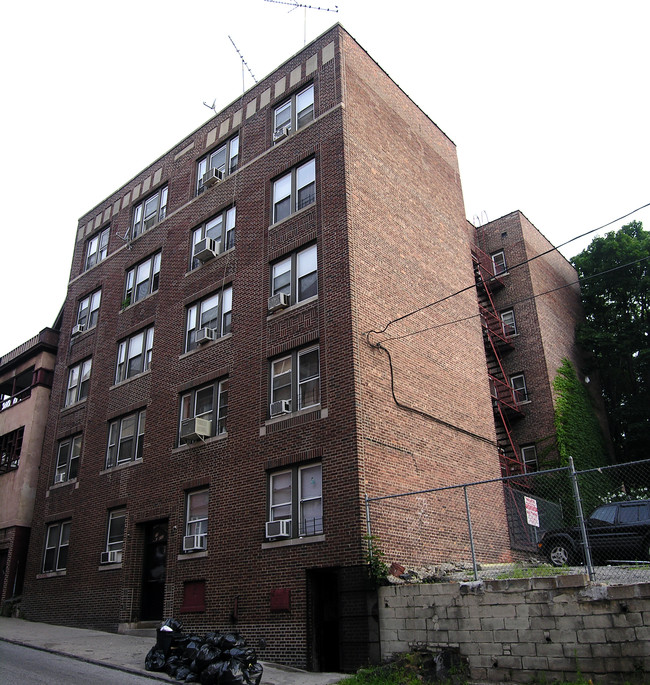 69 Caryl Ave in Yonkers, NY - Foto de edificio - Building Photo