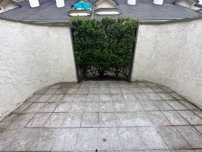 988 W Arrow Hwy in Upland, CA - Building Photo - Building Photo